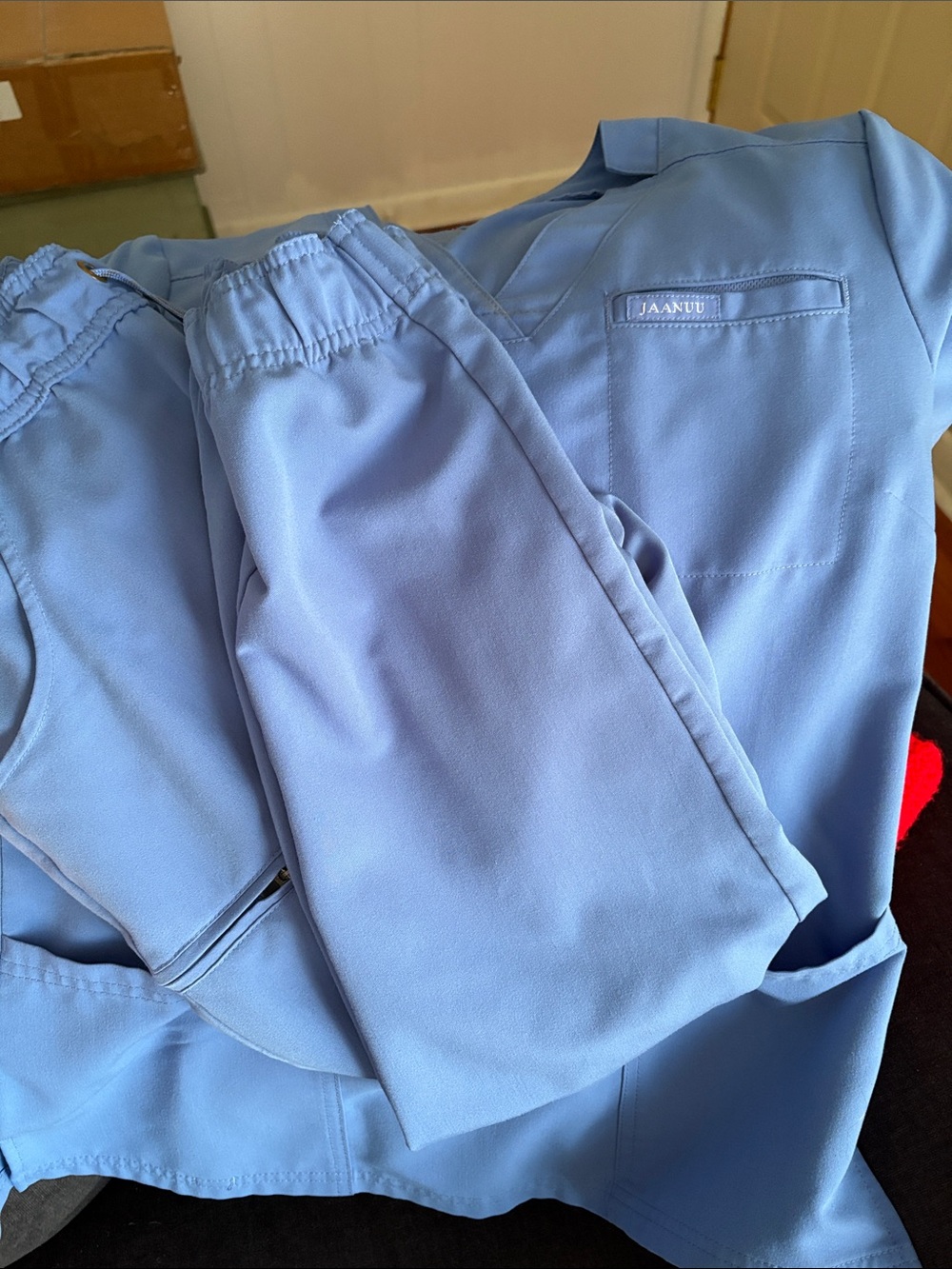 Jaanuu Scrub set in Ceil Blue small/small petite